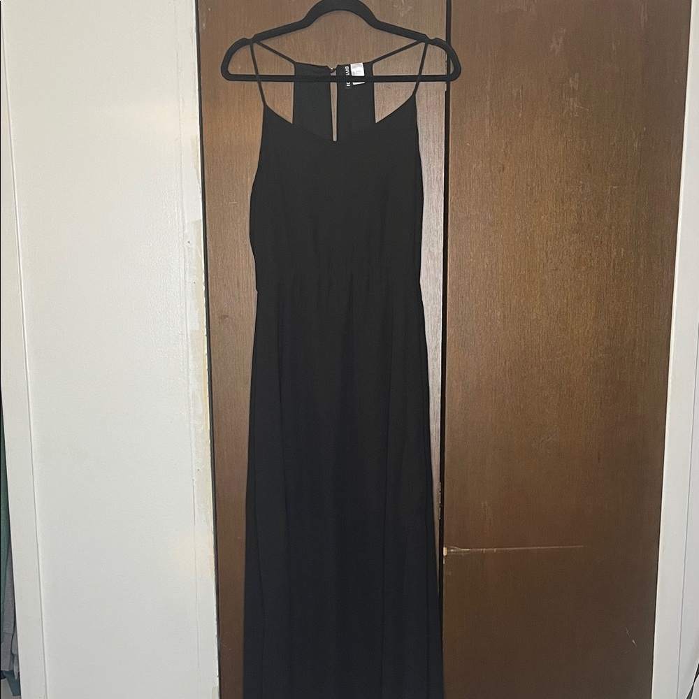 Elegant Black Maxi Dress